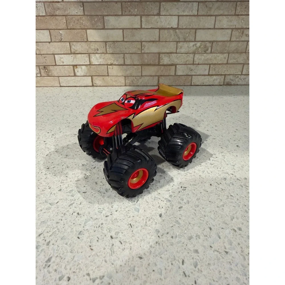 Disney Pixar Cars 1:55 Scale Lightning McQueen Frightening McMean Monster Truck